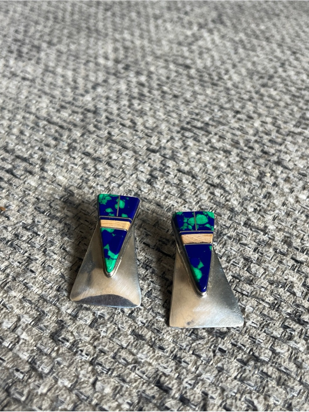 Sterling Silver Triangle Inlay Earrings with Blue-Green Stones vintage Navaho - Picture 8 of 10